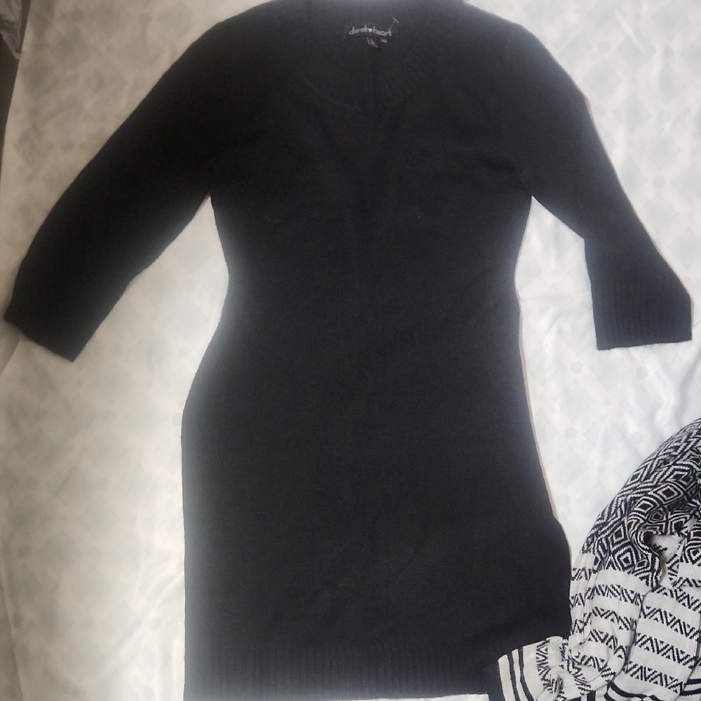 Derek Heart Charcoal Knit Top